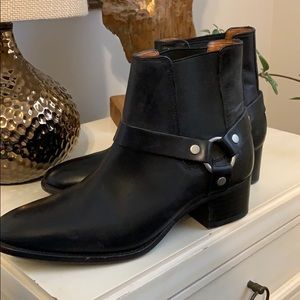 Frye Dara Harness Chelsea Boots size 7 black